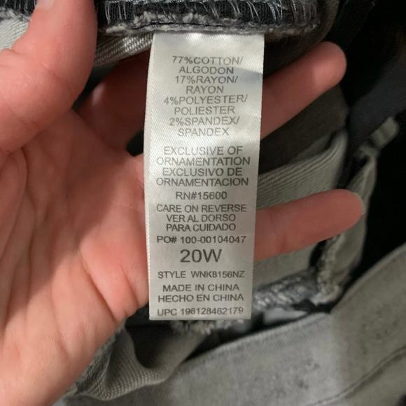 NWT Democracy “Ab”solution washed gray distressed cuffed shorts - Picture 6 of 8